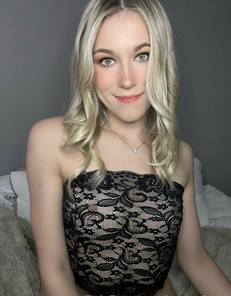 金髪の小人オンリーファンズ 美しい 写真