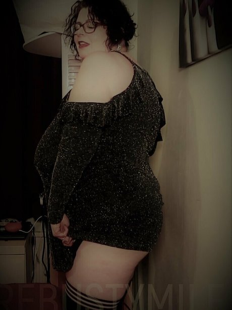 maturebustymom アダルトモデル 写真