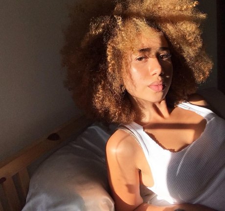 xulanichristine ポルノモデル 画像