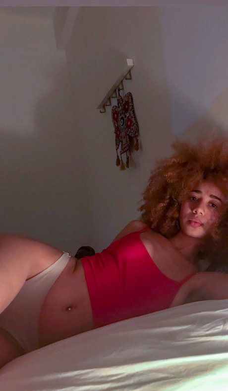 xulanichristine エロティック女優 画像