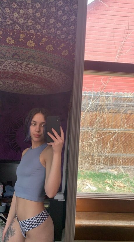 rhyrhyie ポルノスター エロティック 写真