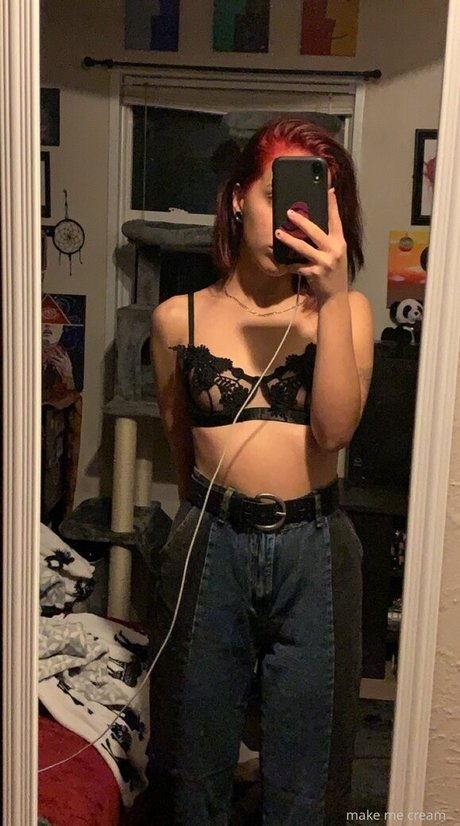 rhyrhyie エロティックなスター 画像