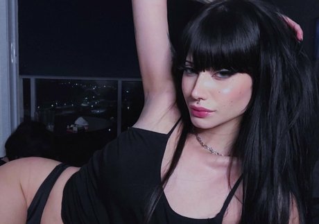 妊娠中のオンリーファンズ HD アーカイブ