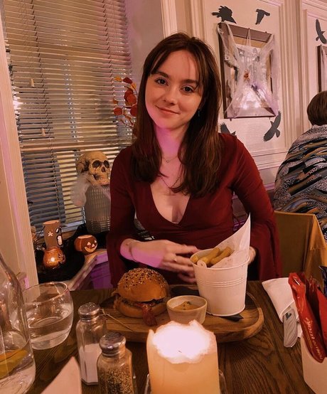 アジア人ニューハーフオンリーファンズ えろ 写真