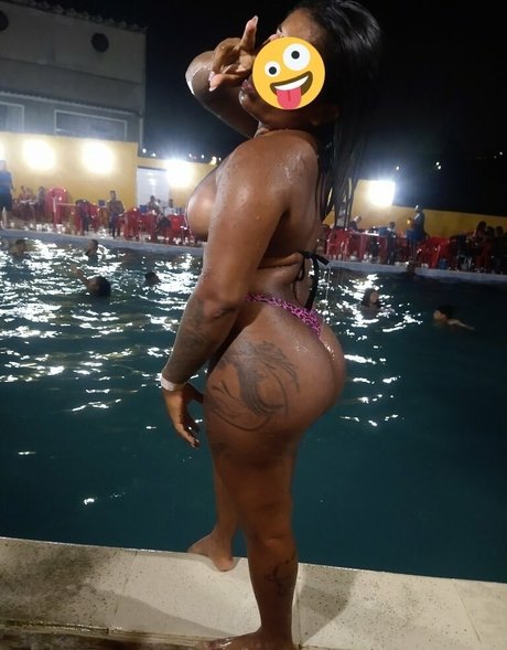 熟女のおっぱいオンリーファンズ 無料セックス 画像