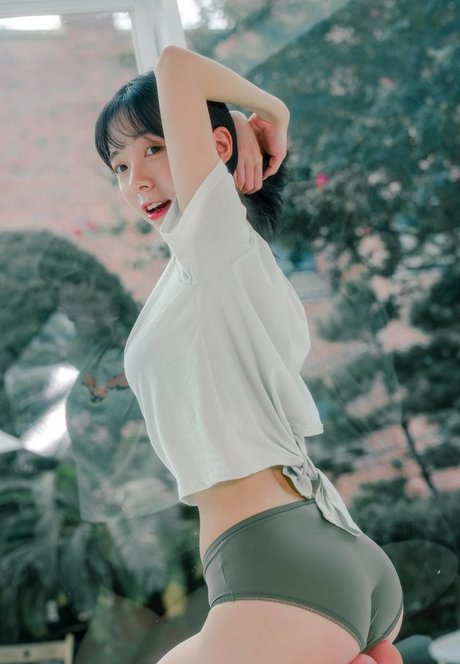 leeesovely 女優 写真