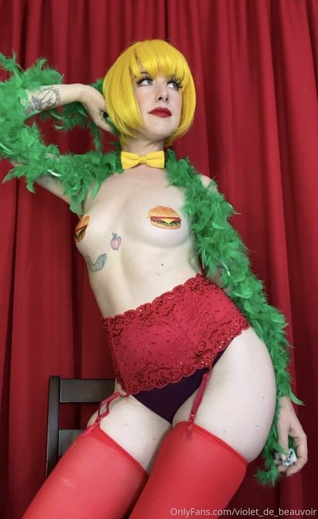 いちごミルクオンリーファンズ 美しいヌード 写真