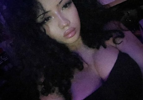 貞操帯オンリーファンズ エロチック 画像