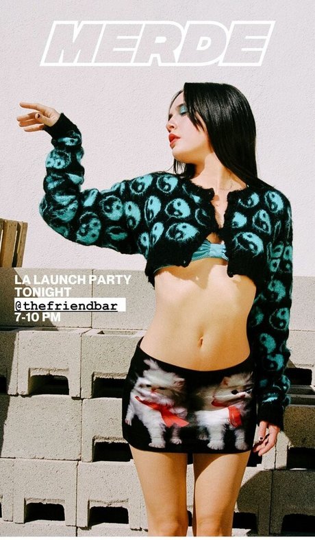 Bea Miller ヌードモデル ギャラリー