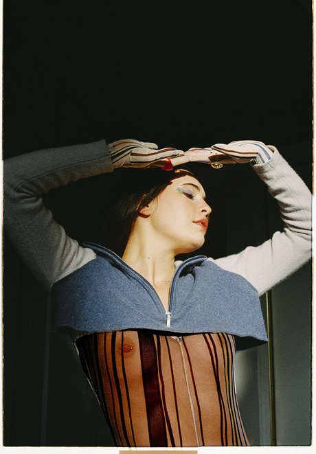 Bea Miller 高品質女優 写真