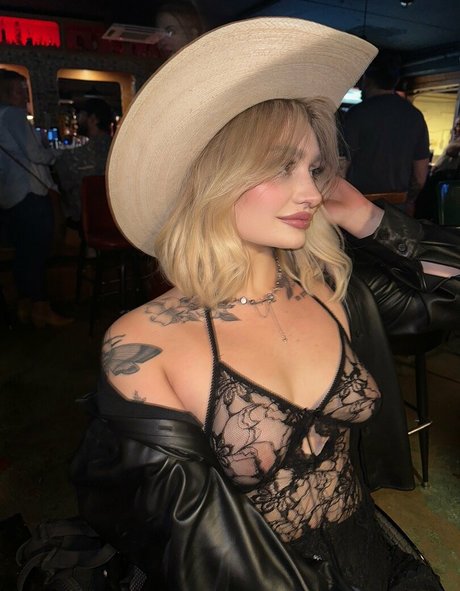 karleexrosee 裸モデル 写真