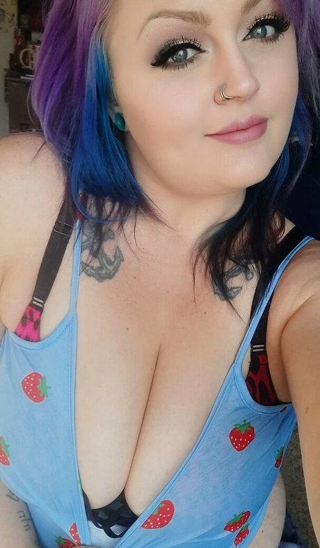 キティ・ウェット・オンリーファンズ アダルト 画像