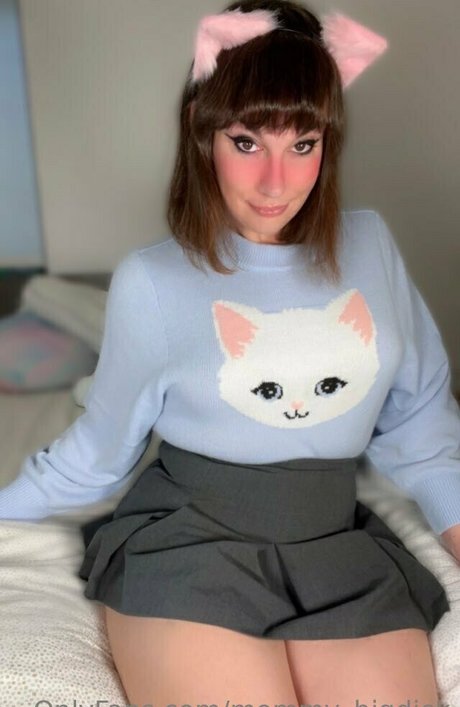 mommybigdickk 完璧な女優 写真