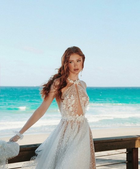 赤毛の痩せたオンリーファンズ ヌード 画像