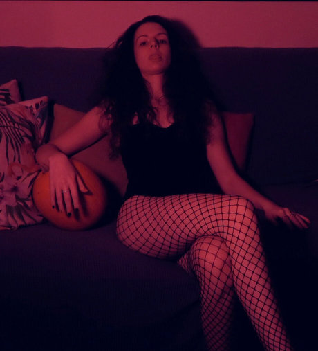 熟女の足オンリーファンズ ヌード 写真