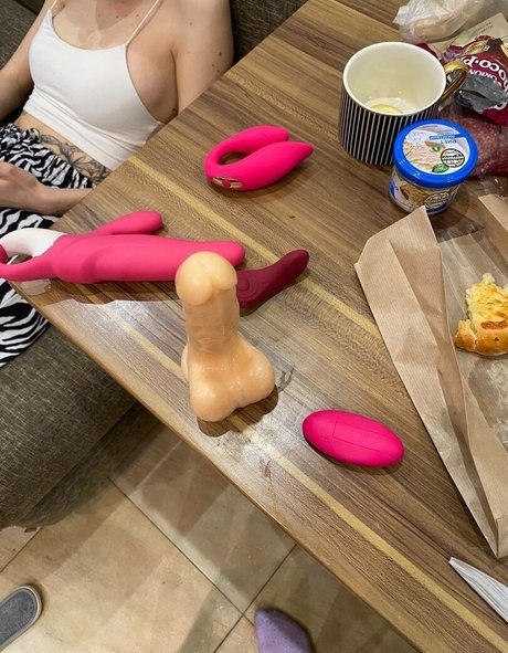 Loli Molly エロティックモデル 画像