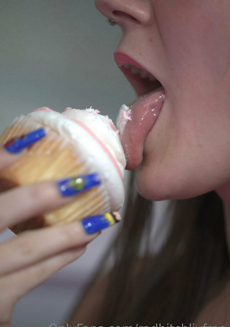 radbitchlivfree 最高のモデル ギャラリー