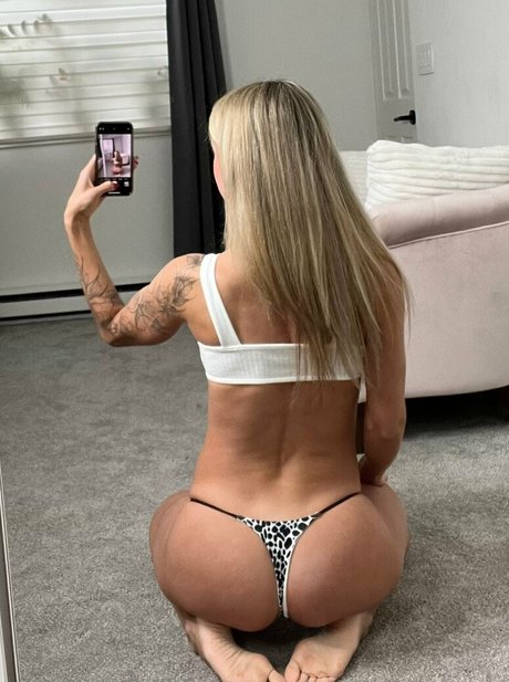 日本の熟女オンリーファンズ 無料ポルノ ギャラリー