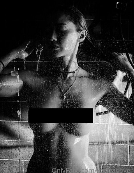 karleaxoxo xxxモデル 写真