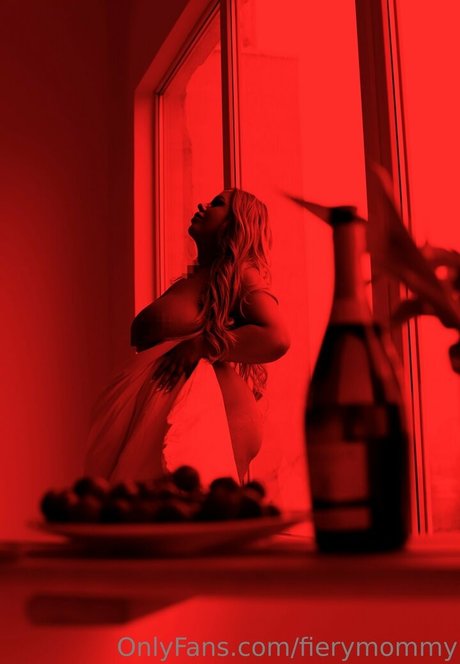 服を着たオンリーファンズ セックス 画像