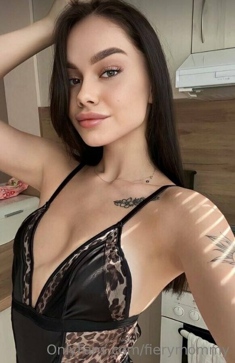 fierymommy xxxポルノスター 写真