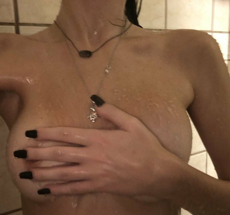 熟女 2P オンリーファンズ 無料裸 写真