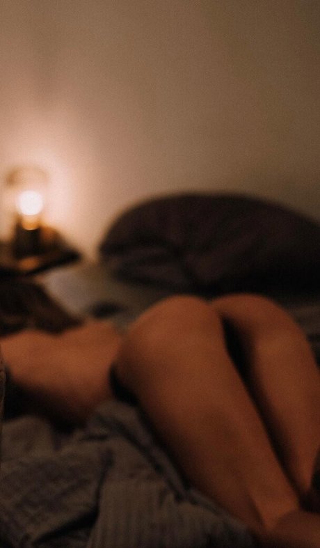 Juliet Scha アートスター 写真