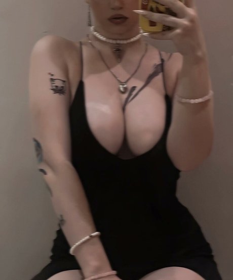 ilayserah 高品質モデル 写真