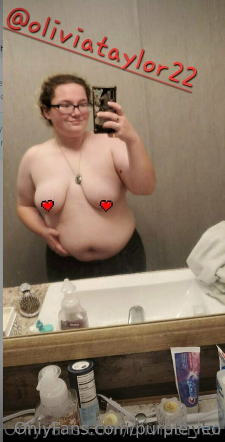 purple leo 美しいモデル 画像