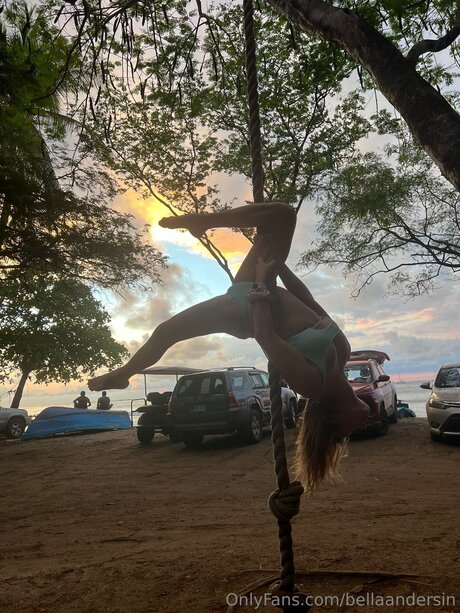 エクストリームオンリーファン セクシー裸 画像