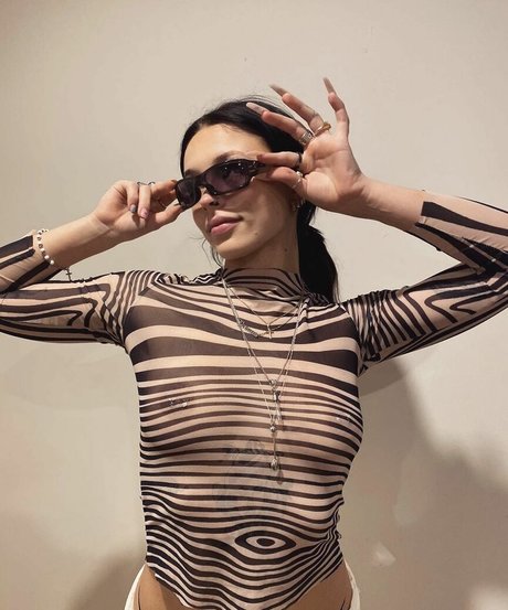 xxx alex アートスター 写真