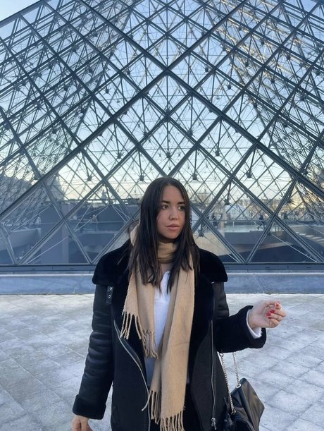 facedownassuup ポルノモデル 写真