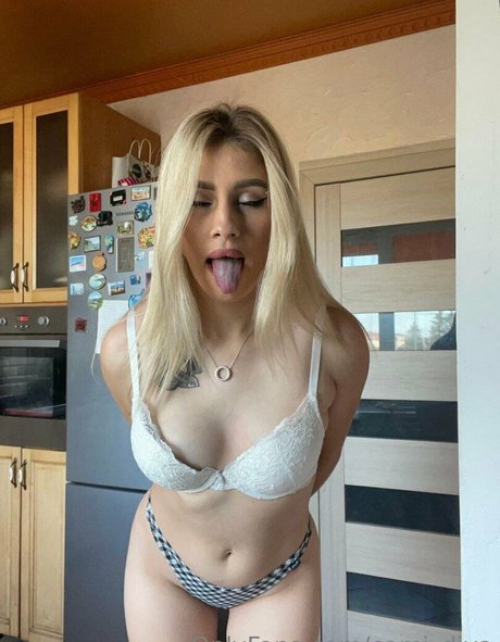 太った足のオンリーファンズ アートポルノ 写真