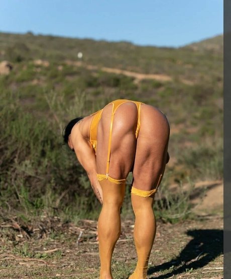 パンストオンリーファンズ セクシー裸 画像