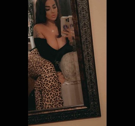 Sydneyxtaylor 裸の女優 画像