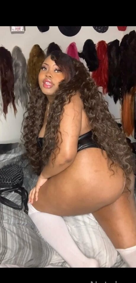 アナルファックオンリーファンズ セクシー裸 写真