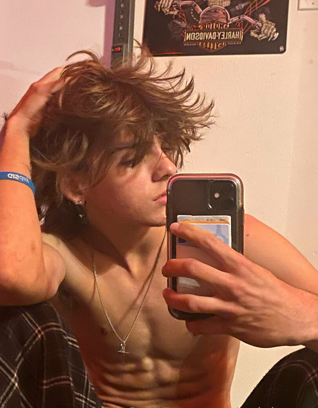 コスプレ フェムボーイ オンリーファンズ 無料ポルノ 写真