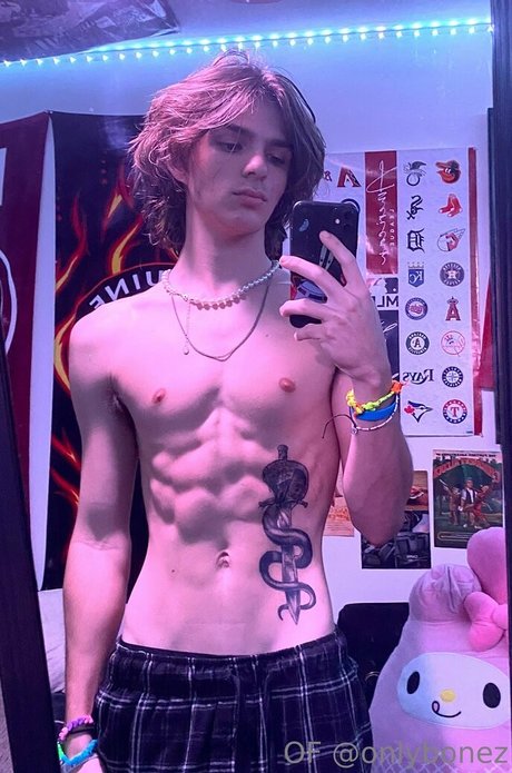 onlybonez スター 裸 写真