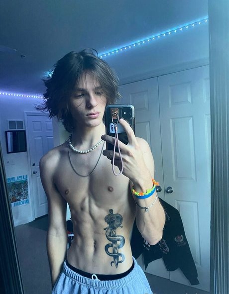 onlybonez ポルノスター トップ 写真