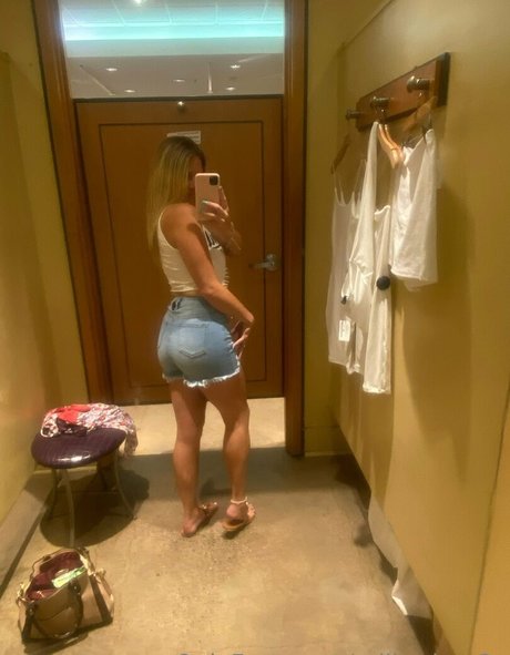 Blonde bombshell922 トップモデル 写真