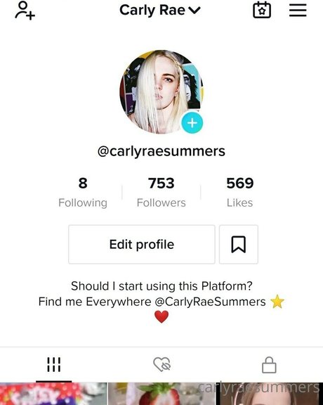 carlyraesummers ホットスター 写真