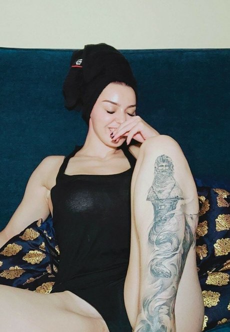 Olly Esse HD女優 写真