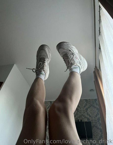 love techno drink ポルノモデル アーカイブ