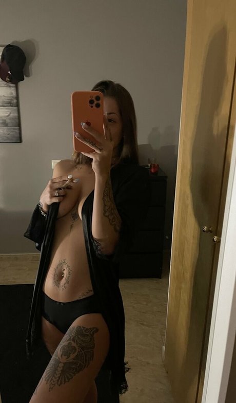 金髪の小人オンリーファンズ ポルノ 画像