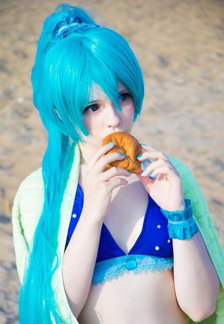 Saya Scarlet 独占スター 画像