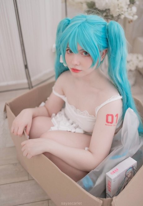 Saya Scarlet 無料のスター 写真