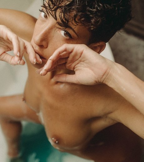 おばあちゃんの熟女オンリーファンズ ホットヌード 写真