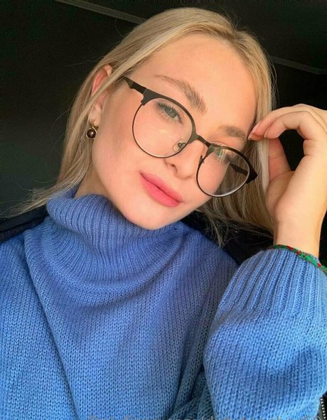 asmrマッサージオンリーファンズ ホット 写真