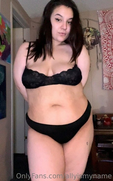 大きなお尻の黒人オンリーファンズ ポルノ 写真