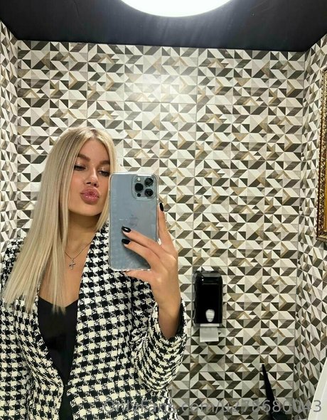 角質の女の子オンリーファンズ 無料ポルノ 写真